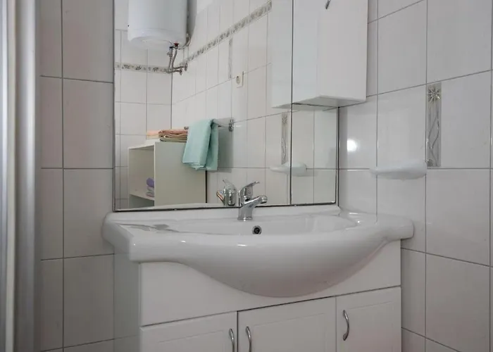 Frane 公寓 德拉马利