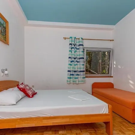 Apartment Frane