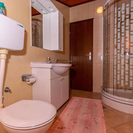 Apartment Frane