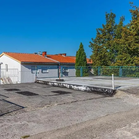 Apartment Frane